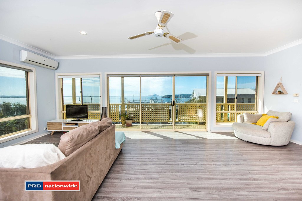 32 Scott Circuit,  SALAMANDER BAY 4