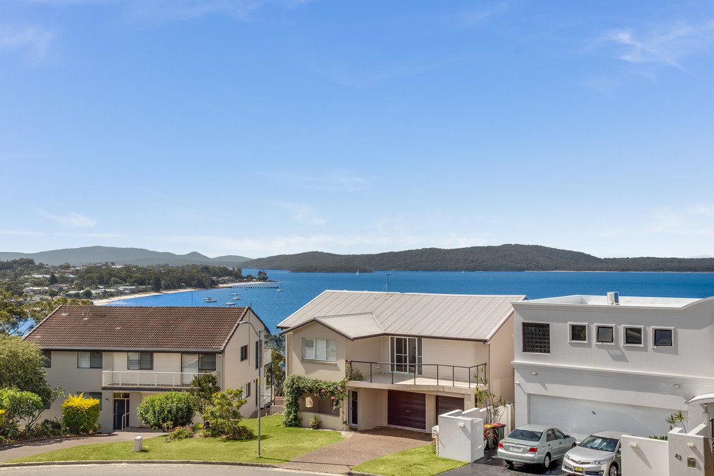32 Scott Circuit,  SALAMANDER BAY 9