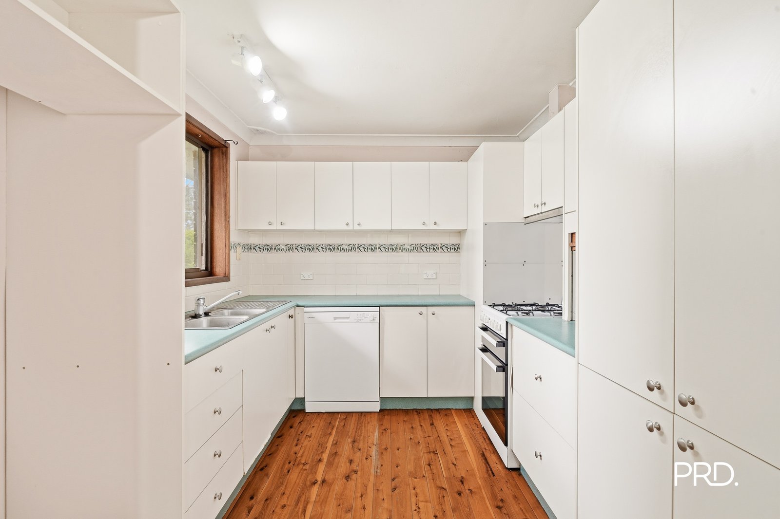 32 Singles Ridge Road Winmalee 6