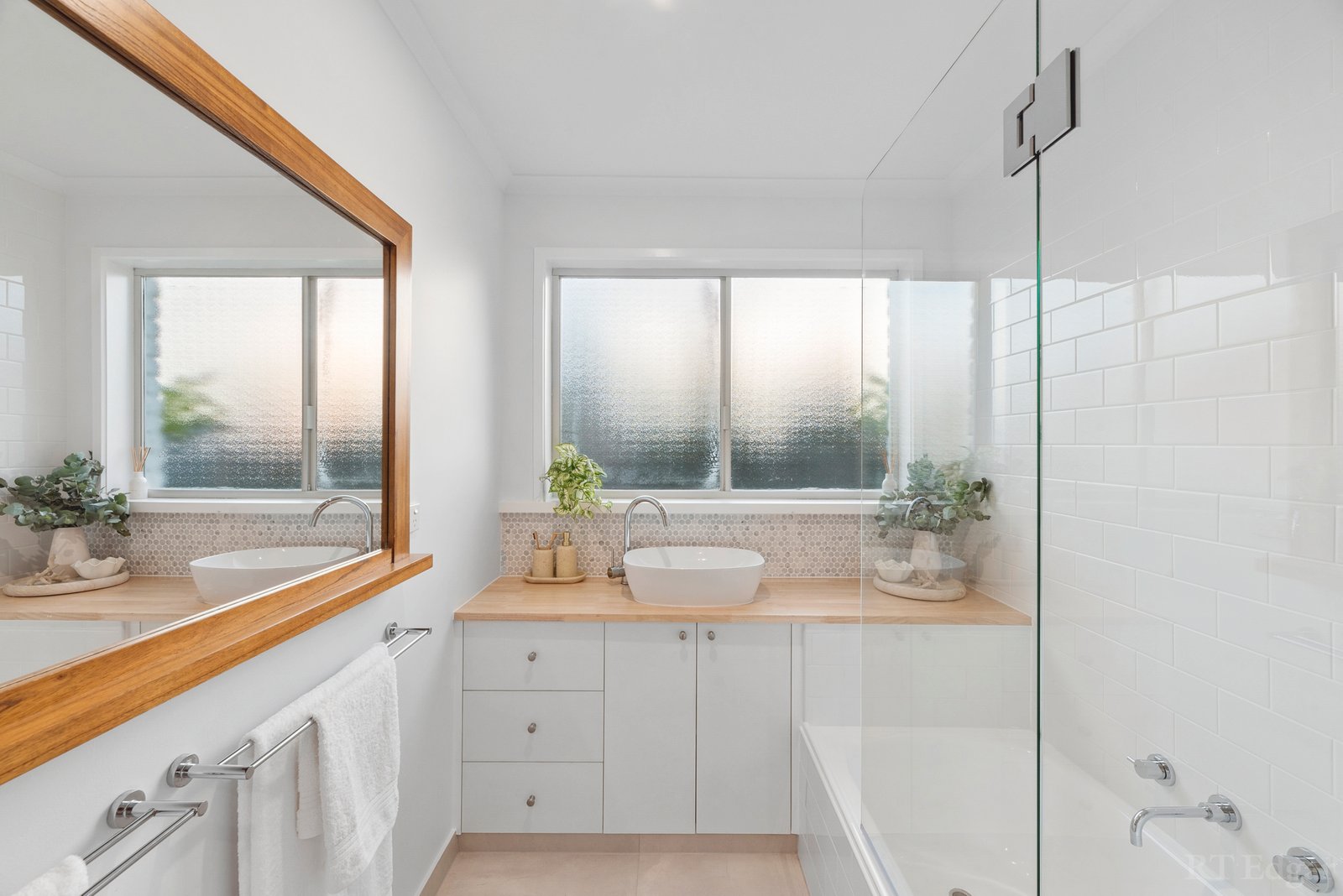 Real Estate and Property in 32 Somerdale Avenue, Ocean Grove, VIC