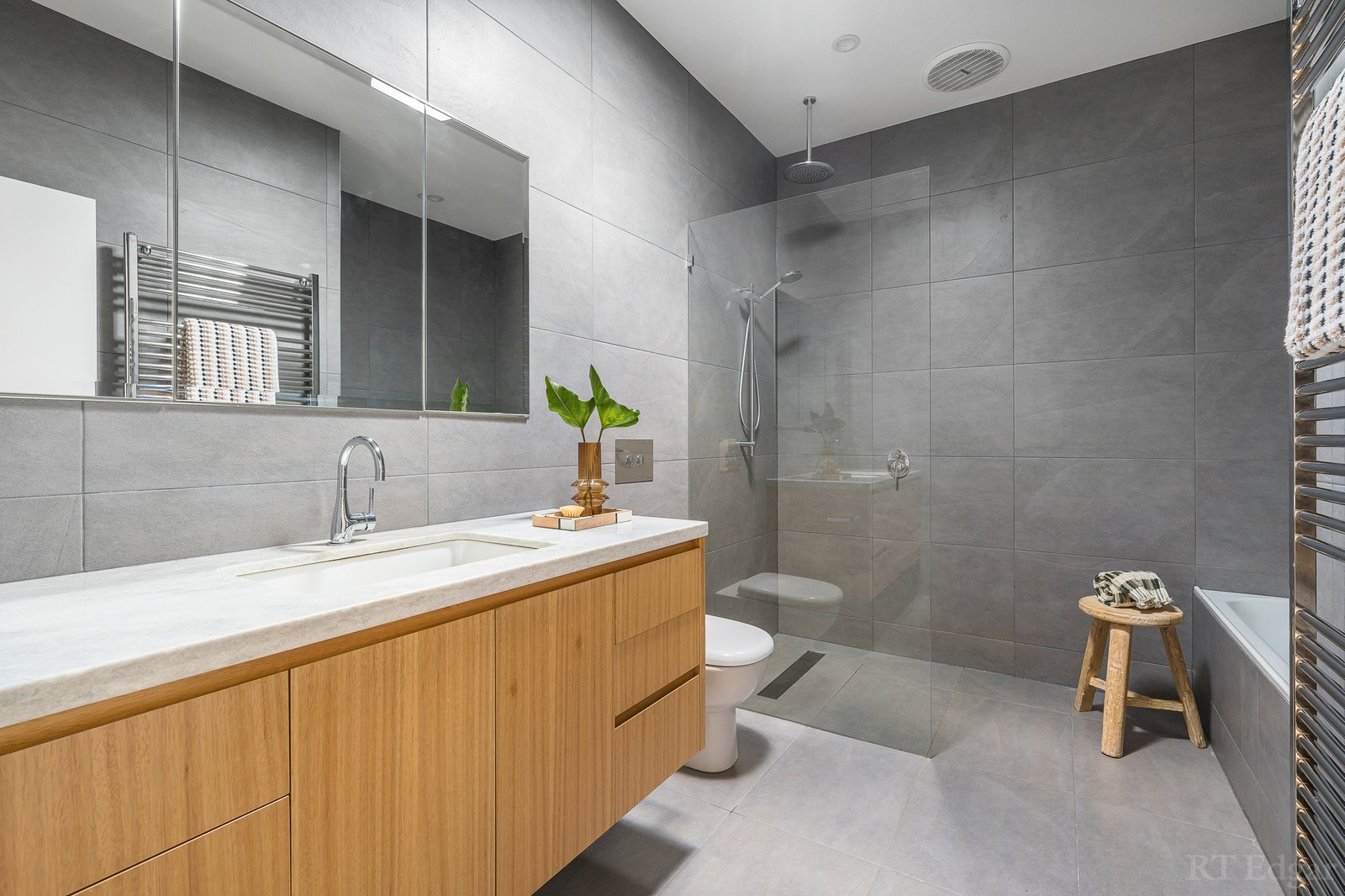 Real Estate and Property in 32 St Georges Crescent, Ashburton, VIC