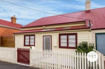 32 Station Street MOONAH 1