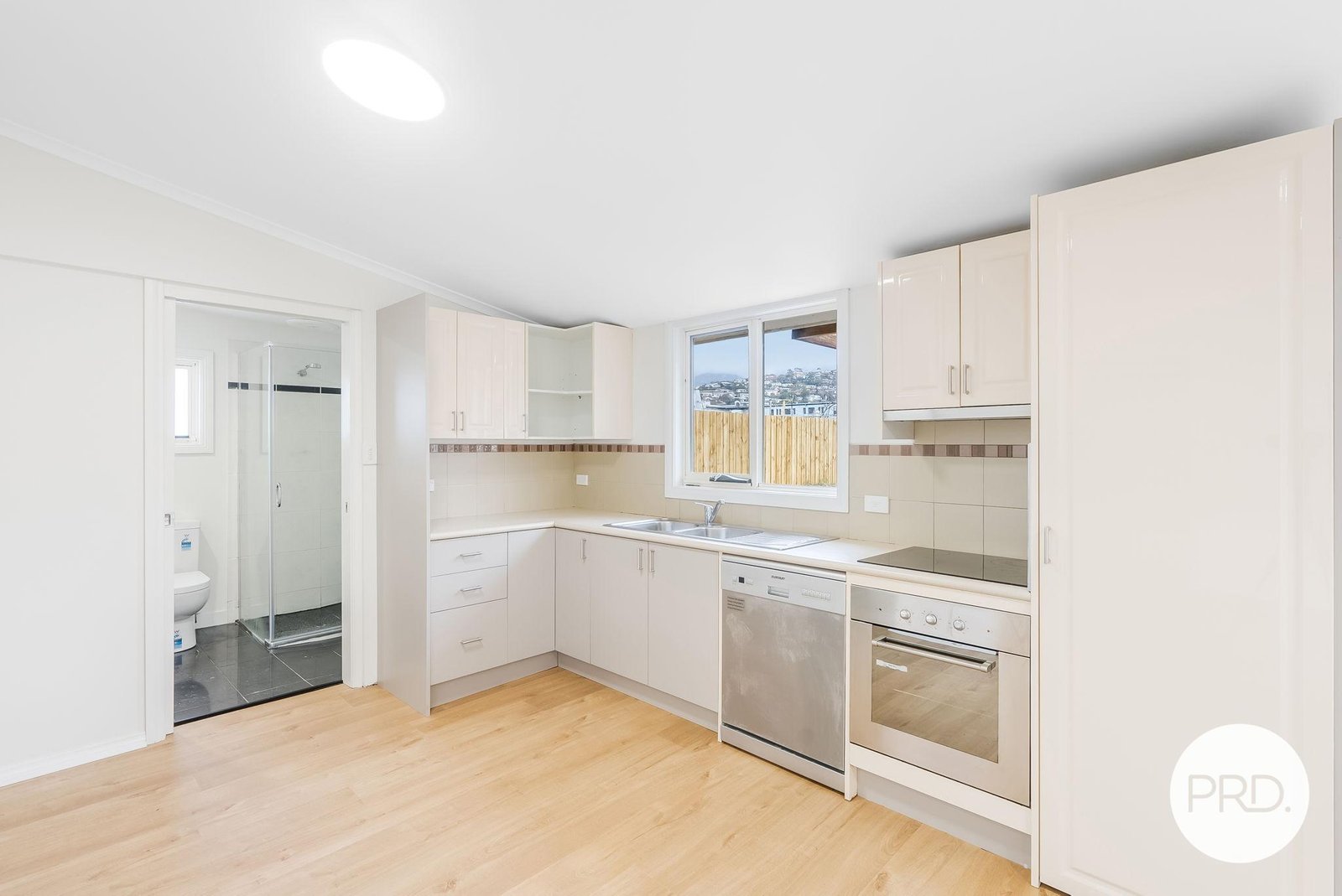 32 Station Street MOONAH 2