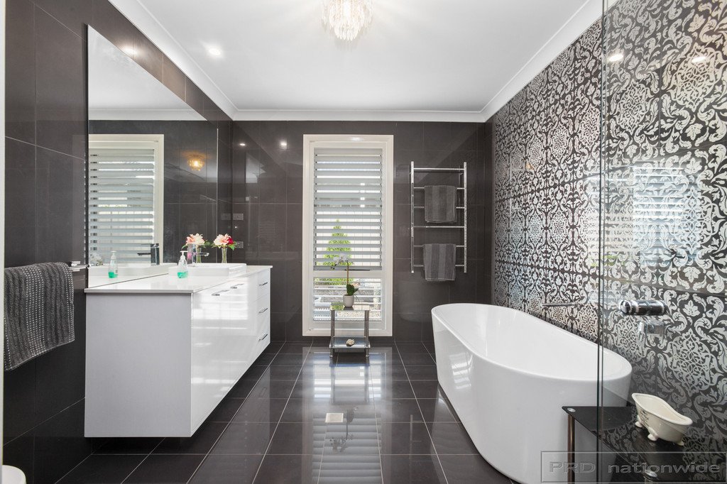 32 Stayard Drive BOLWARRA HEIGHTS 19