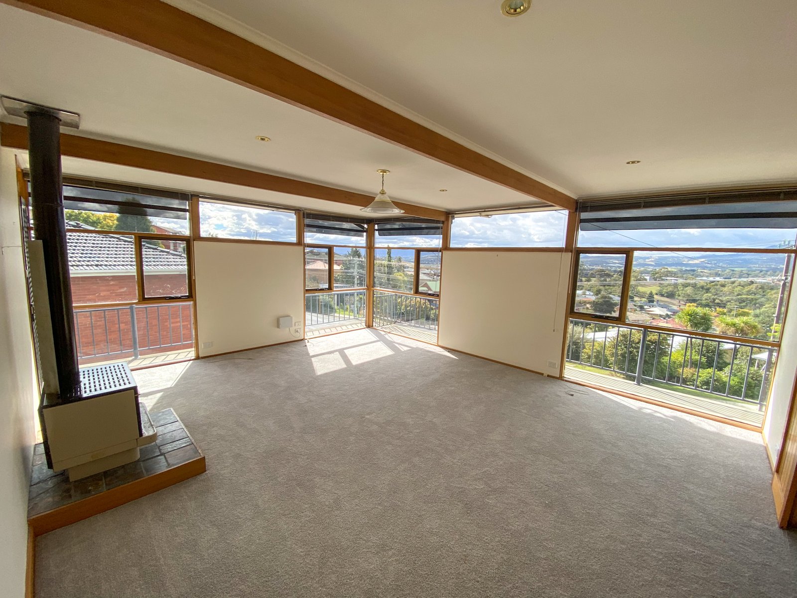 32 Sunshine Road AUSTINS FERRY 2