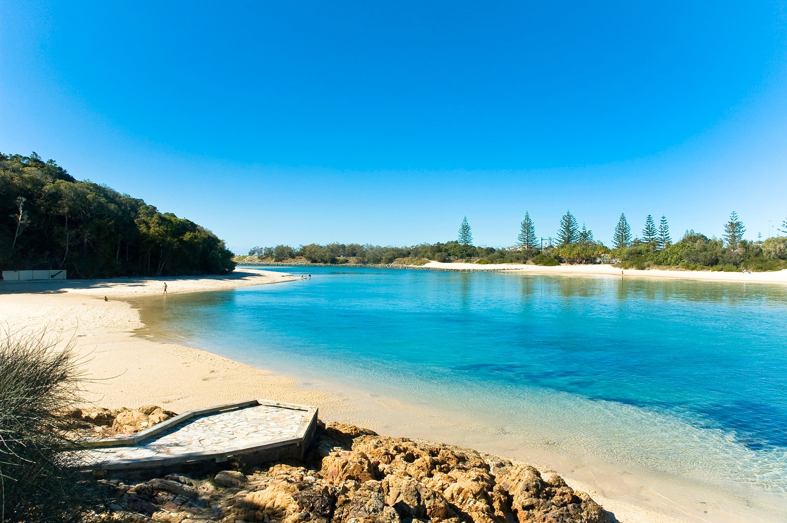 32 Tallebudgera Drive PALM BEACH 12