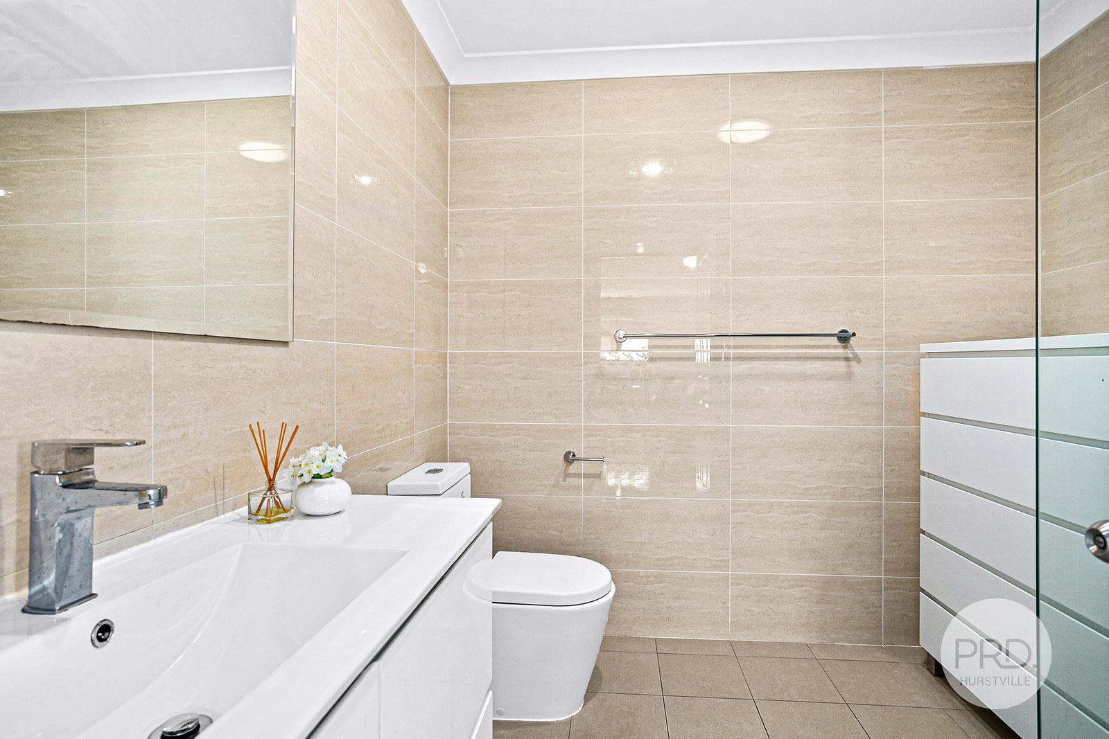 3/2 Taronga Street HURSTVILLE 5