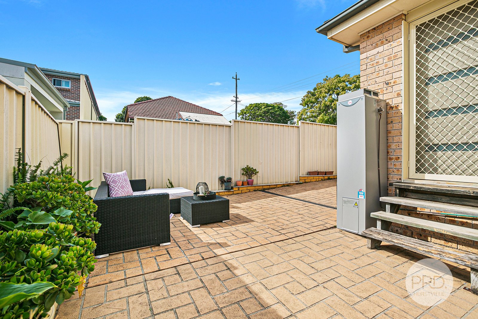 3/2 Taronga Street HURSTVILLE 8