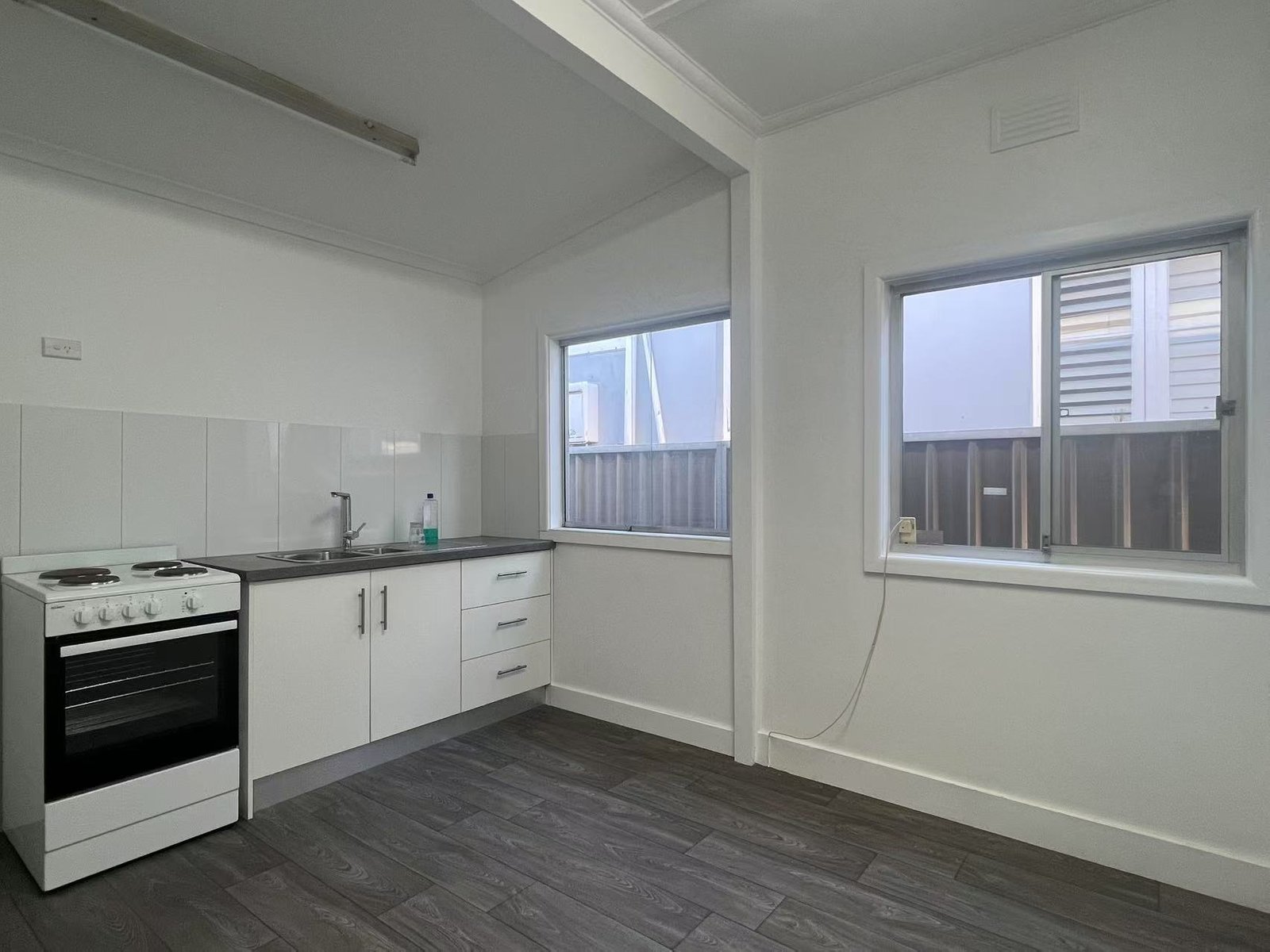 32 Tavistock Road SOUTH HURSTVILLE 2