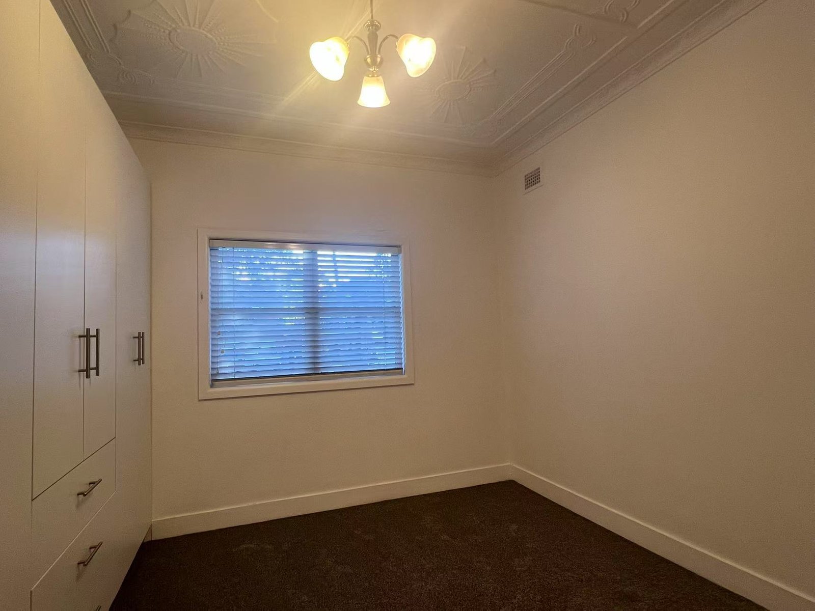 32 Tavistock Road SOUTH HURSTVILLE 4