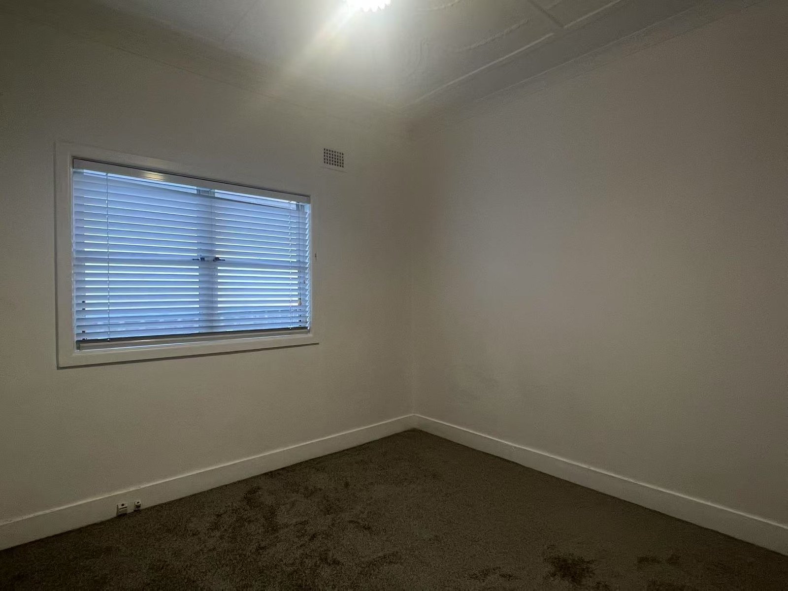 32 Tavistock Road SOUTH HURSTVILLE 8