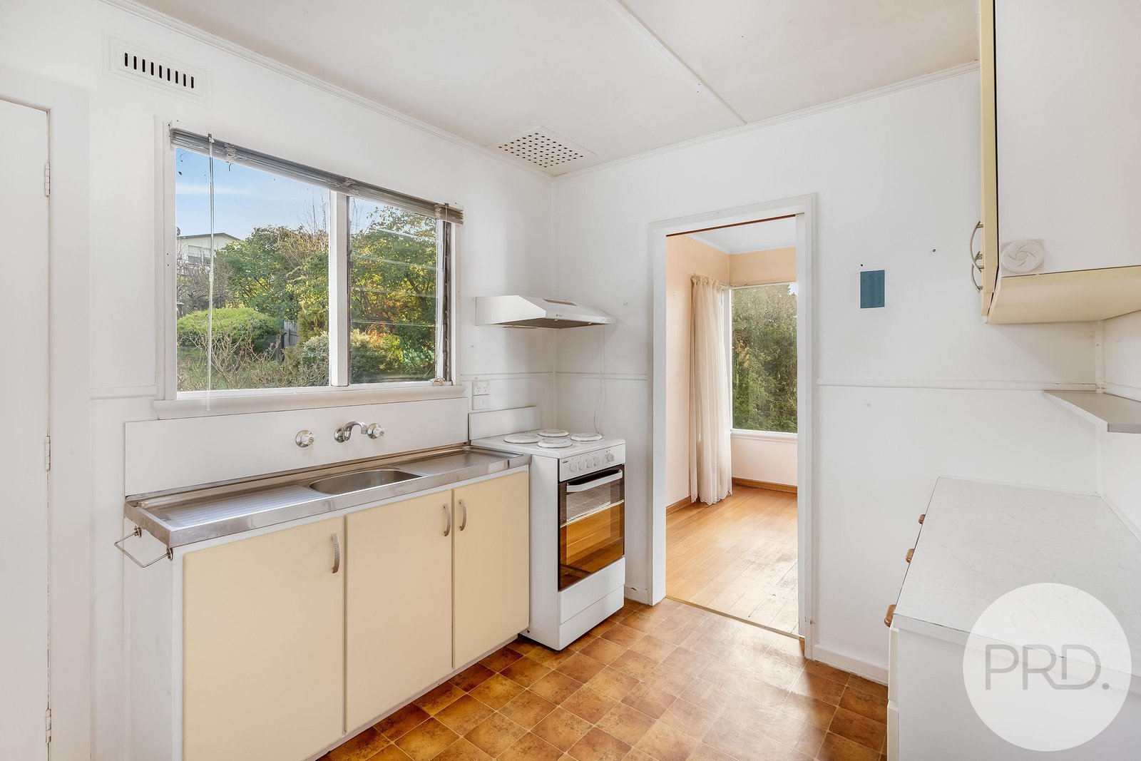 32 Teering Road BERRIEDALE 11