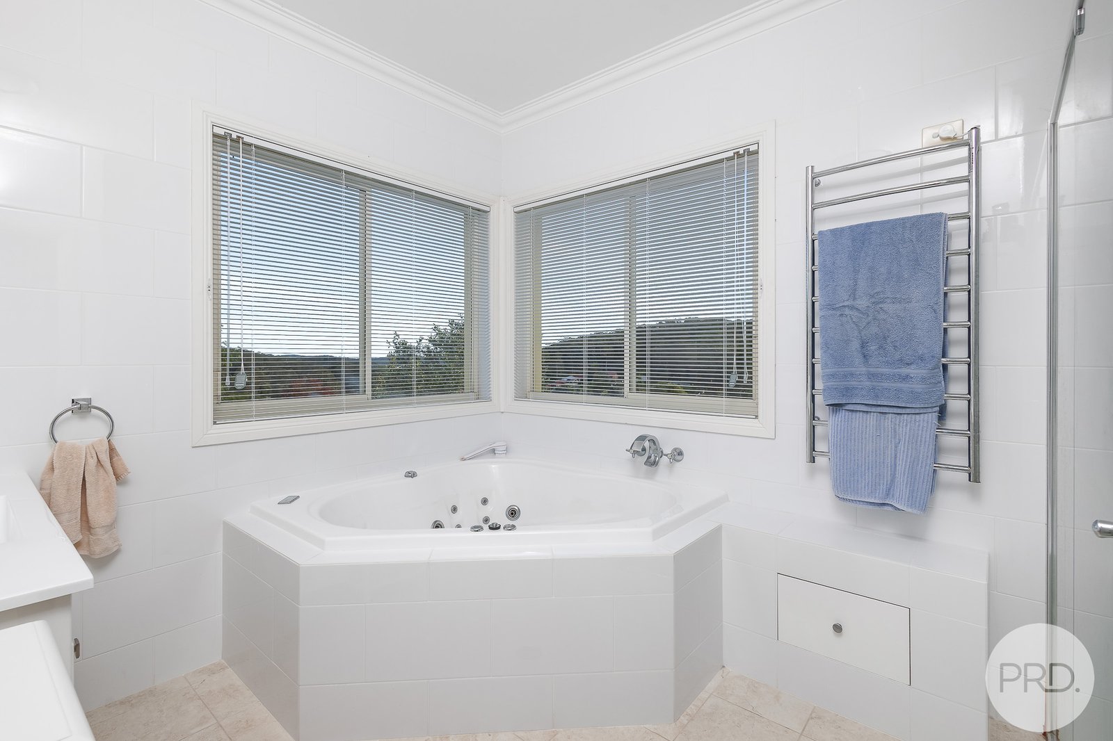 32 The Breakwater  CORLETTE 23