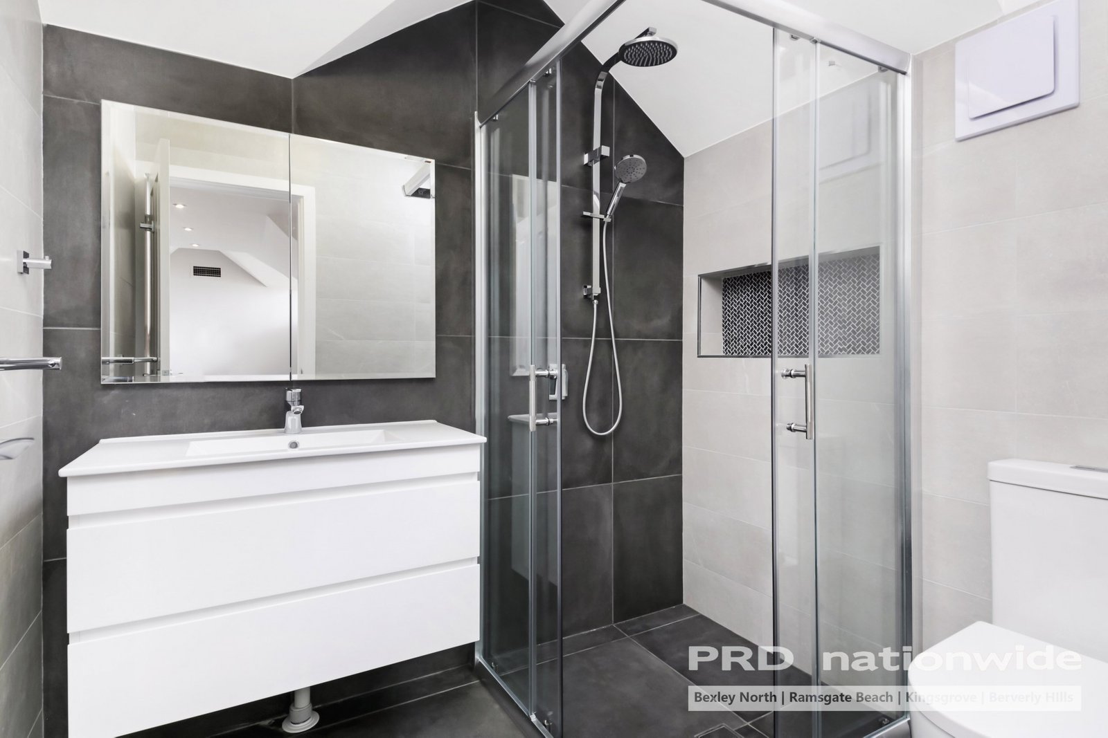 3/2 Toohey Crescent BEXLEY 5