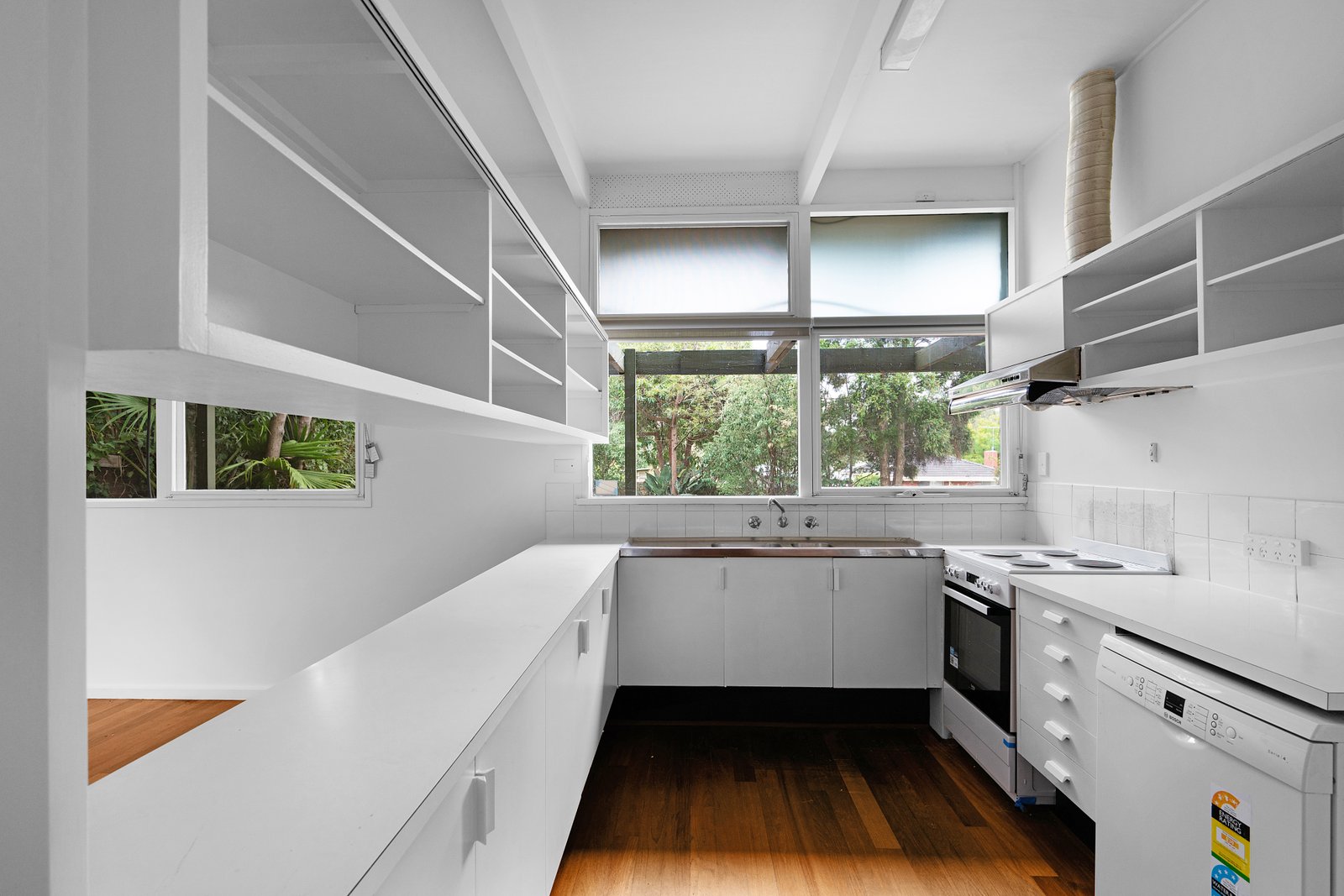 Real Estate and Property in 32 Tracey Street, Doncaster East, VIC