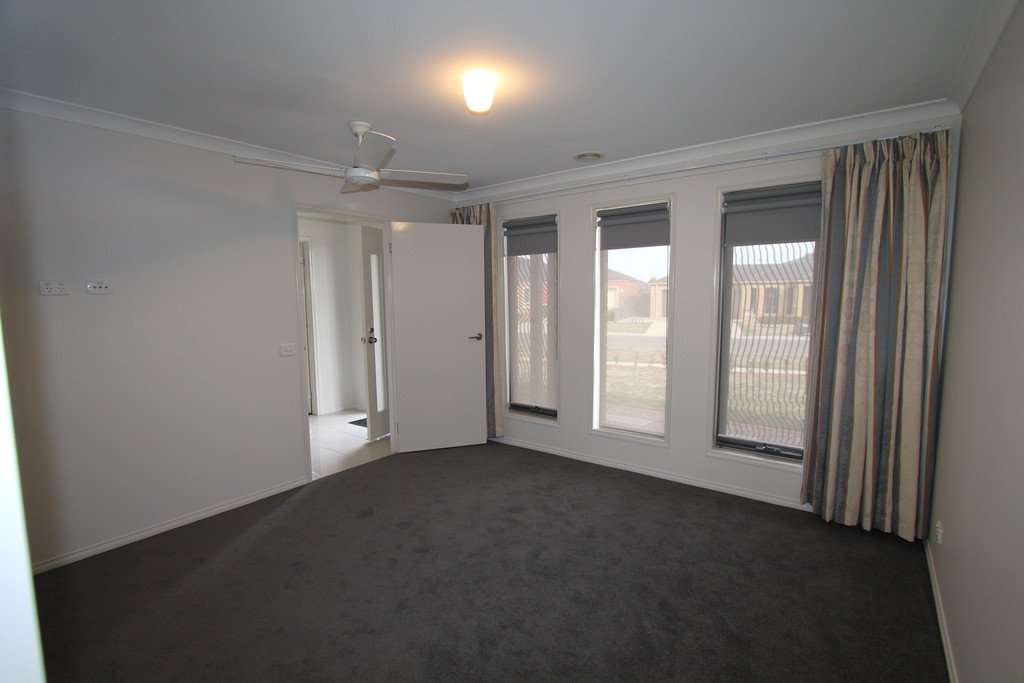 32 Tudor Avenue DELACOMBE 4