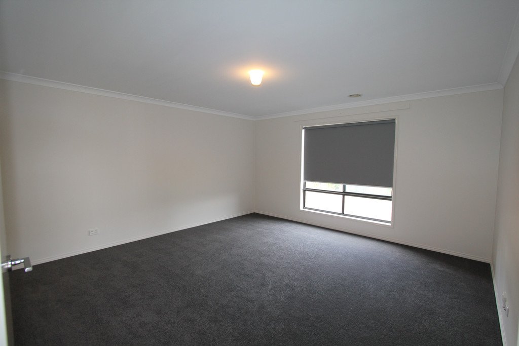 32 Tudor Avenue DELACOMBE 7