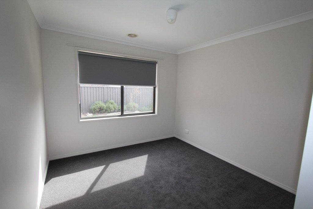 32 Tudor Avenue DELACOMBE 9