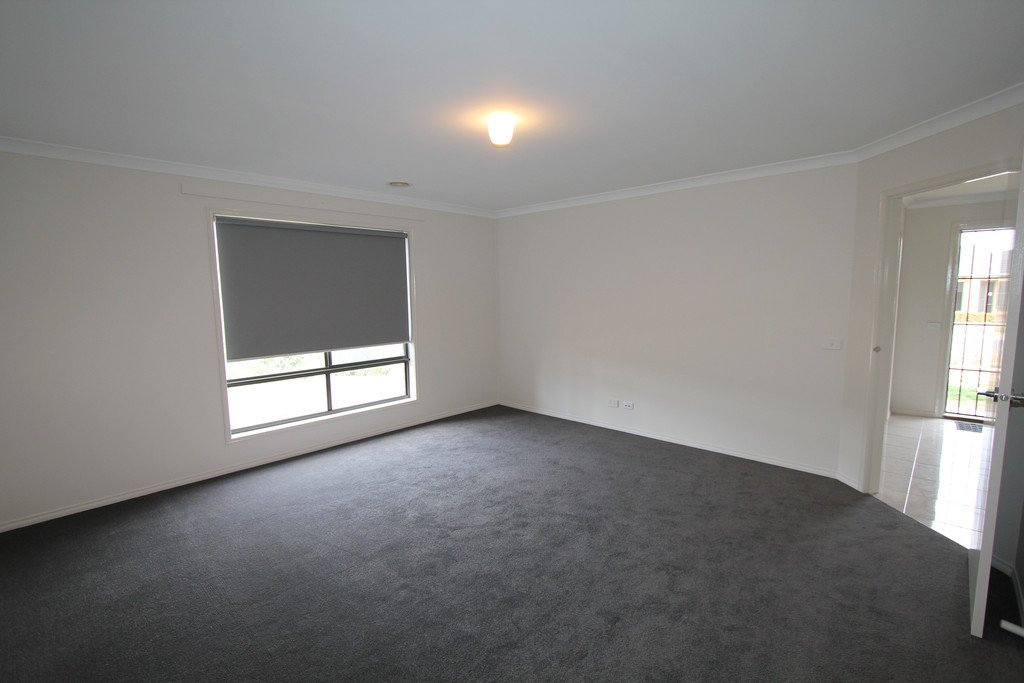 32 Tudor Avenue DELACOMBE 10