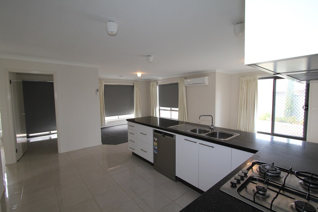 32 Tudor Avenue DELACOMBE 13