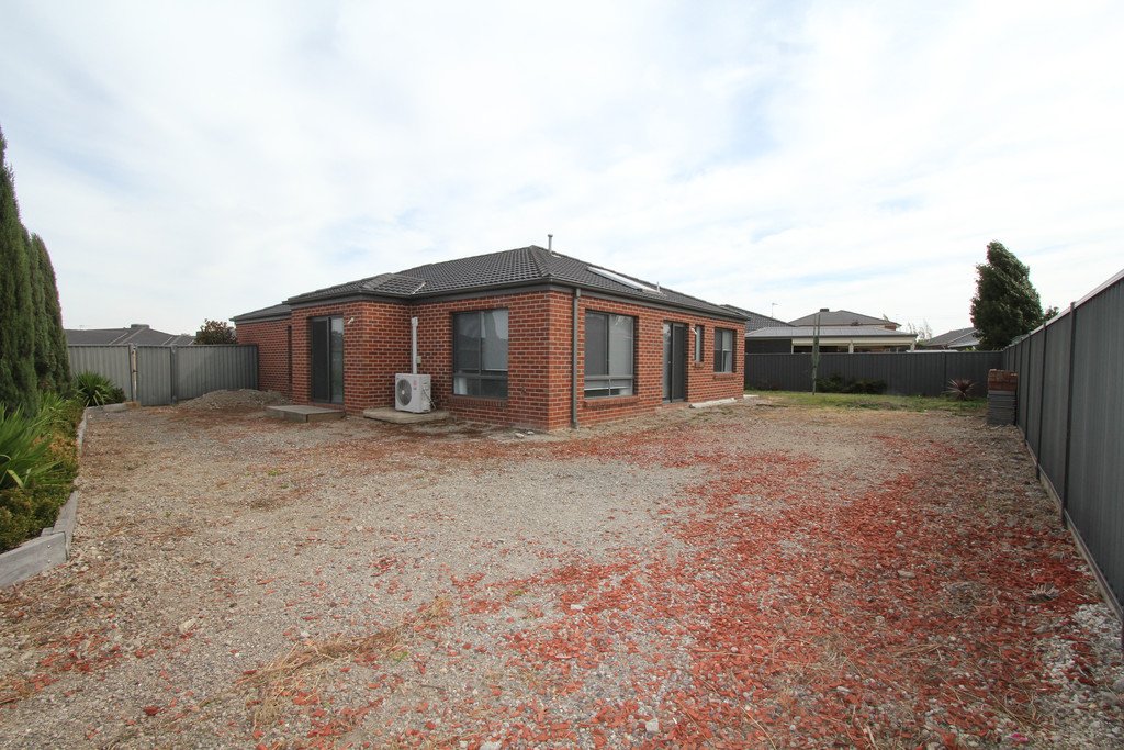 32 Tudor Avenue DELACOMBE 17