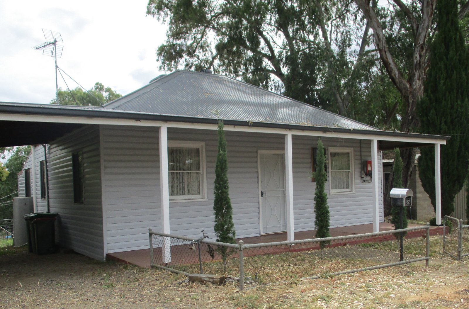 32 Tumut Street SOUTH GUNDAGAI 1