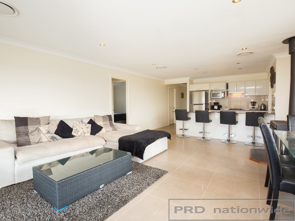 32 Vikki Avenue RUTHERFORD 12