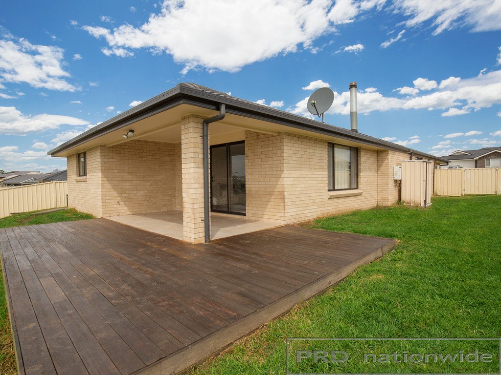 32 Vikki Avenue RUTHERFORD 13