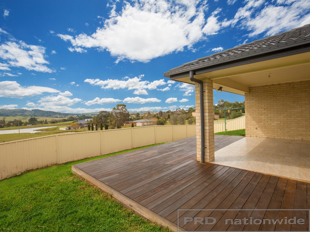 32 Vikki Avenue RUTHERFORD 14