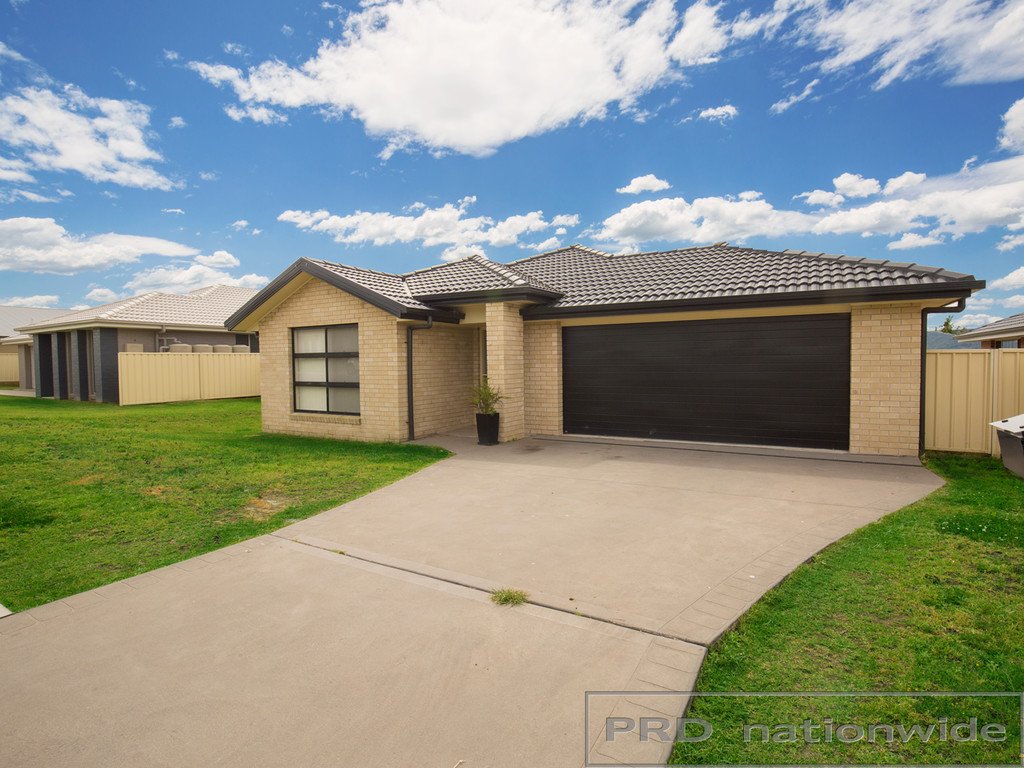 32 Vikki Avenue RUTHERFORD 15