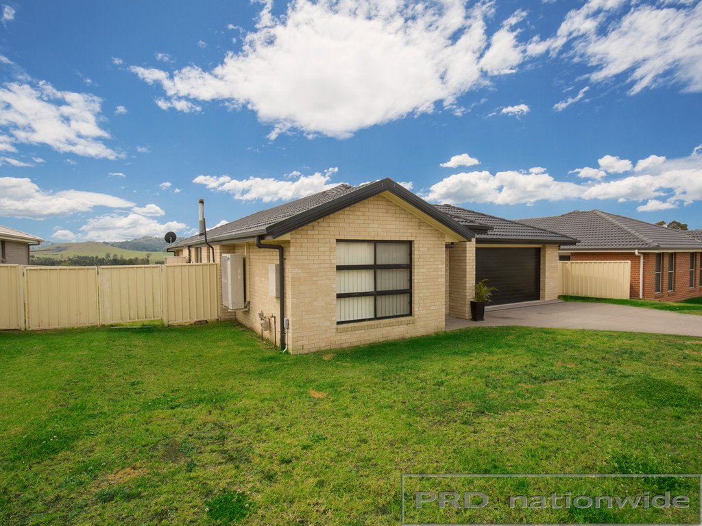 32 Vikki Avenue RUTHERFORD 16