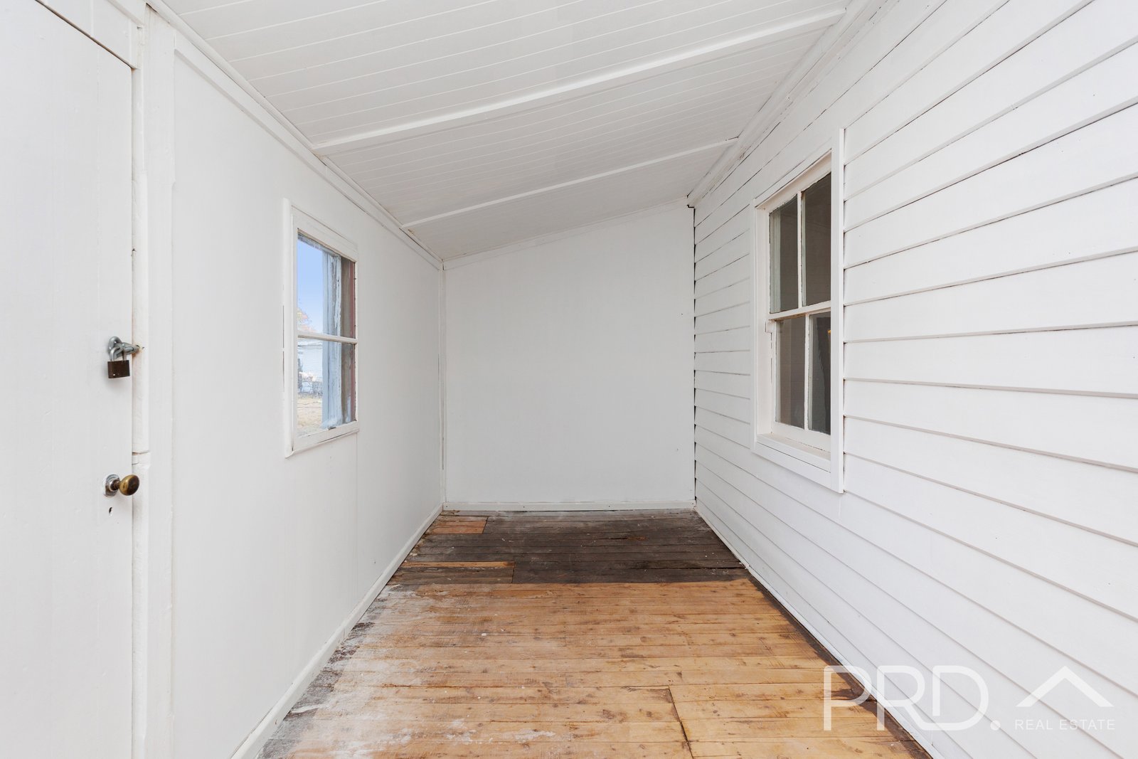 32 Vyner Street TUMUT 8