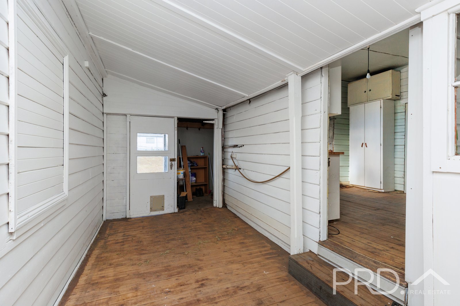 32 Vyner Street TUMUT 9