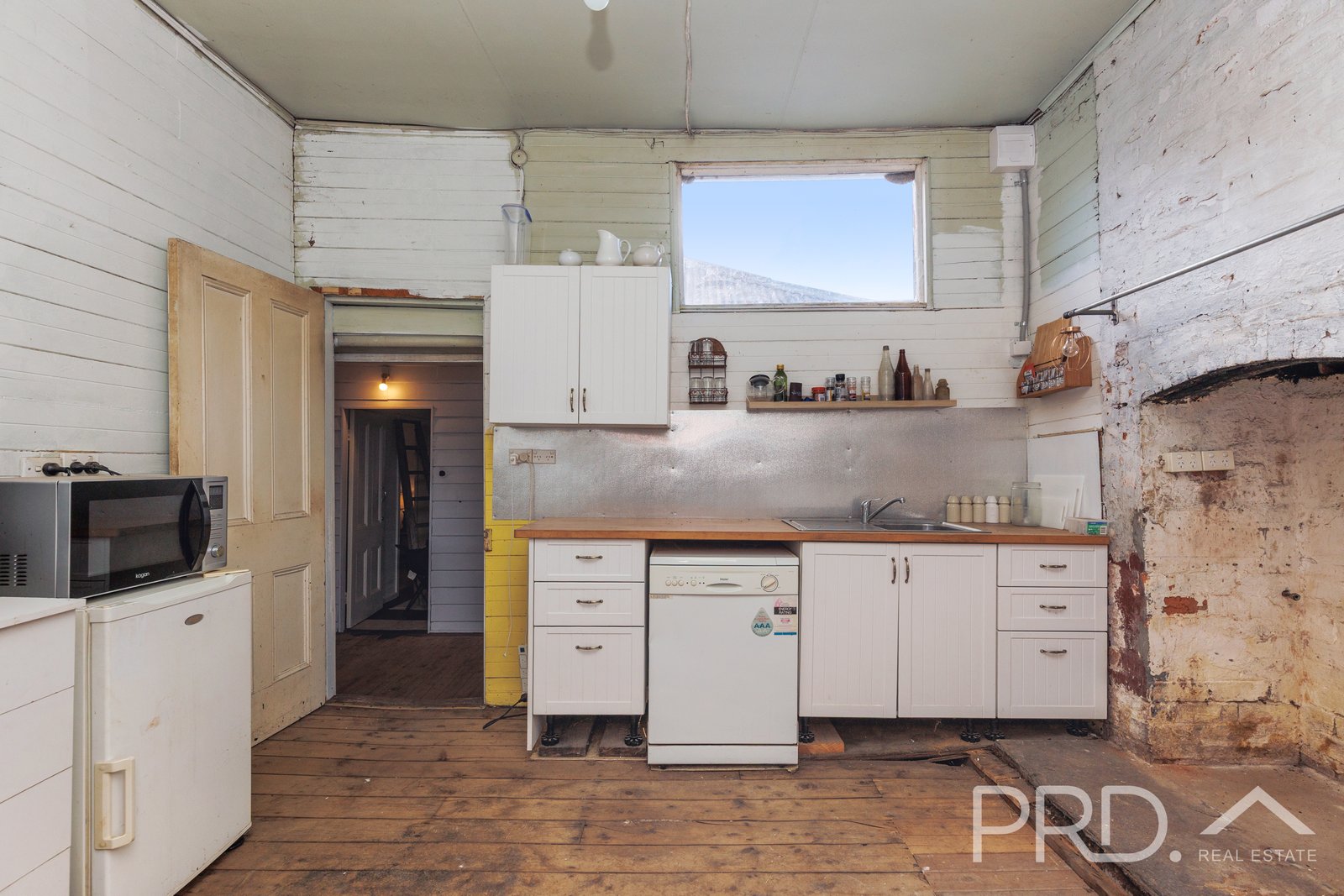 32 Vyner Street TUMUT 10