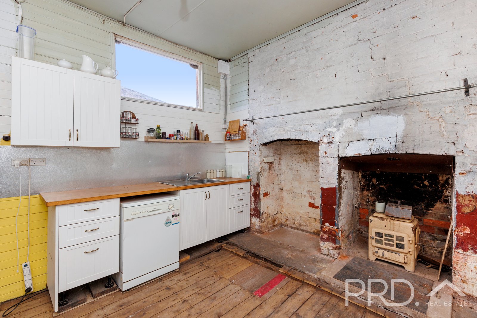 32 Vyner Street TUMUT 11