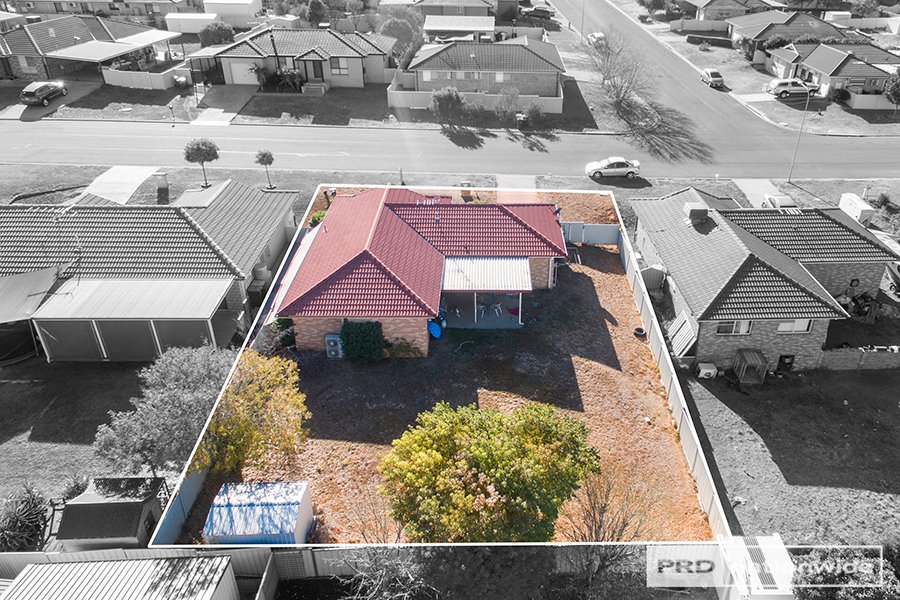 32 Wallamoul Street TAMWORTH 12