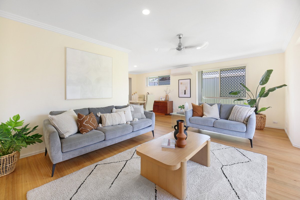 32 Warbler Parade Varsity Lakes 7