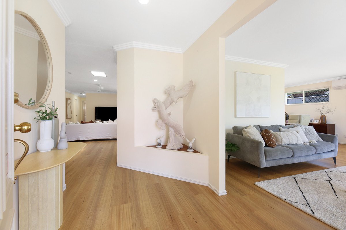 32 Warbler Parade Varsity Lakes 12