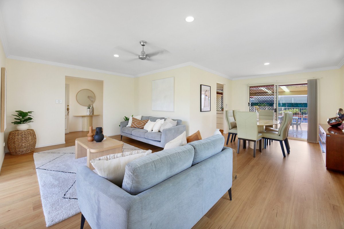 32 Warbler Parade Varsity Lakes 13