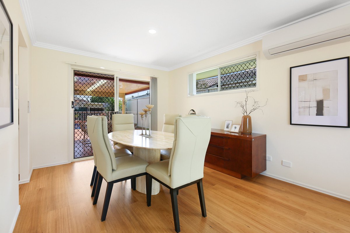 32 Warbler Parade Varsity Lakes 14