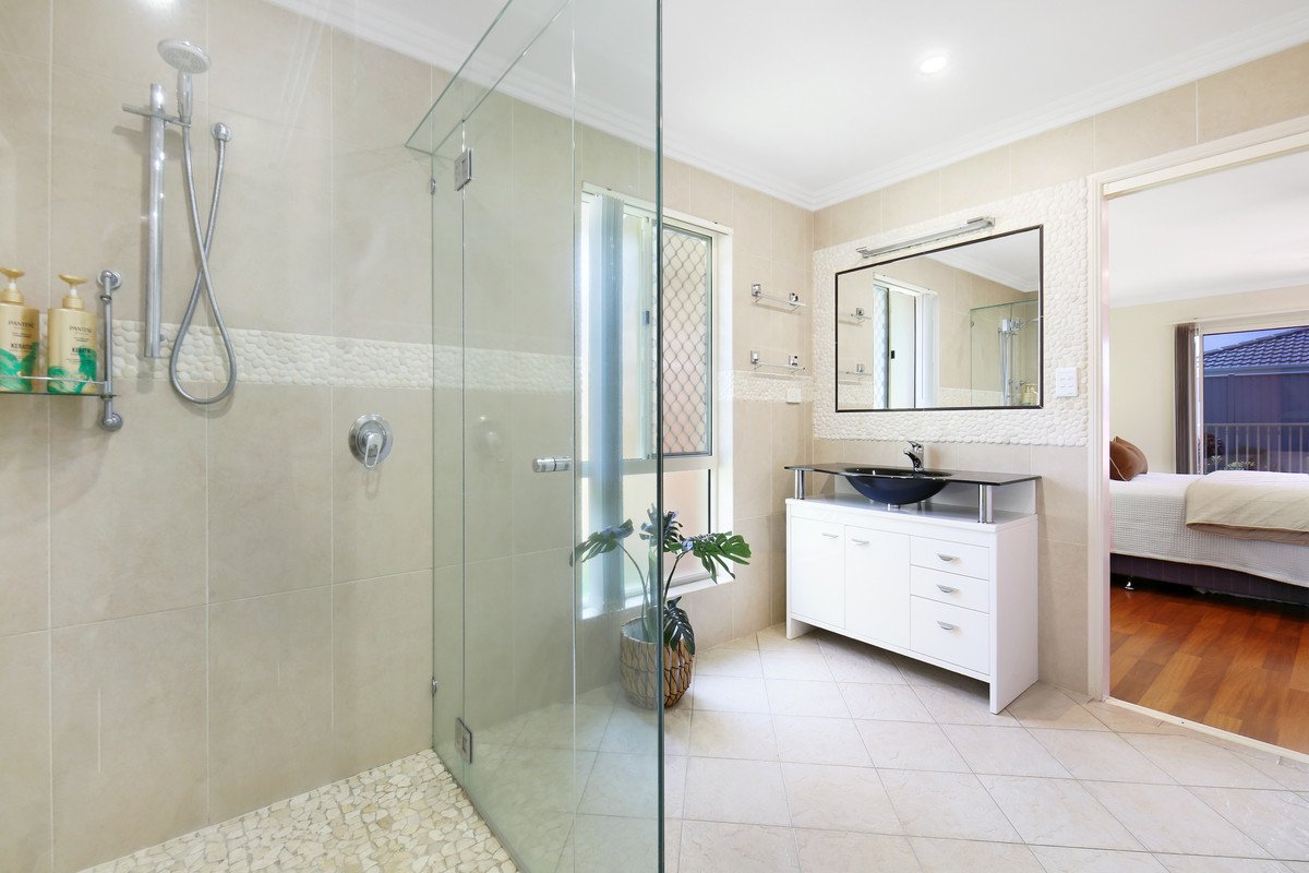 32 Warbler Parade Varsity Lakes 17