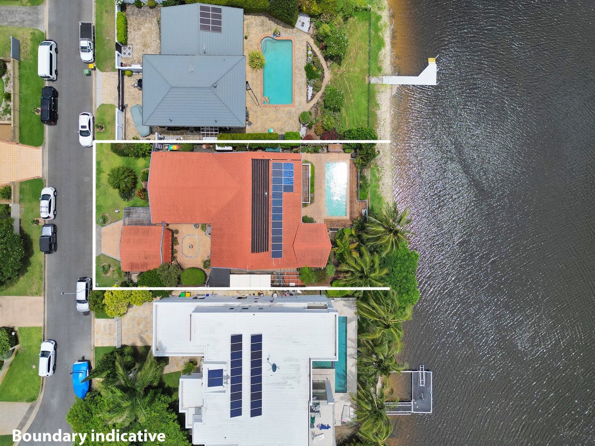 32 Weatherly Avenue MERMAID WATERS 3