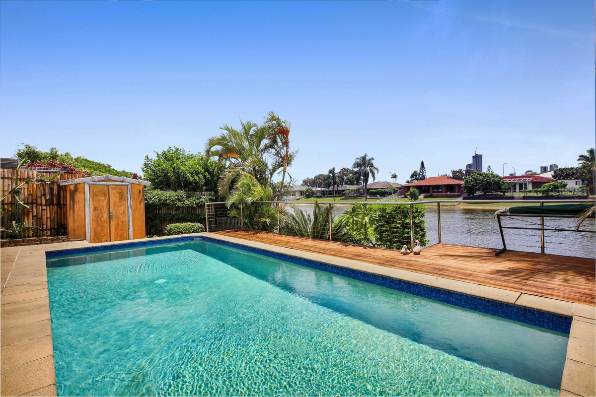 32 Weatherly Avenue MERMAID WATERS 28