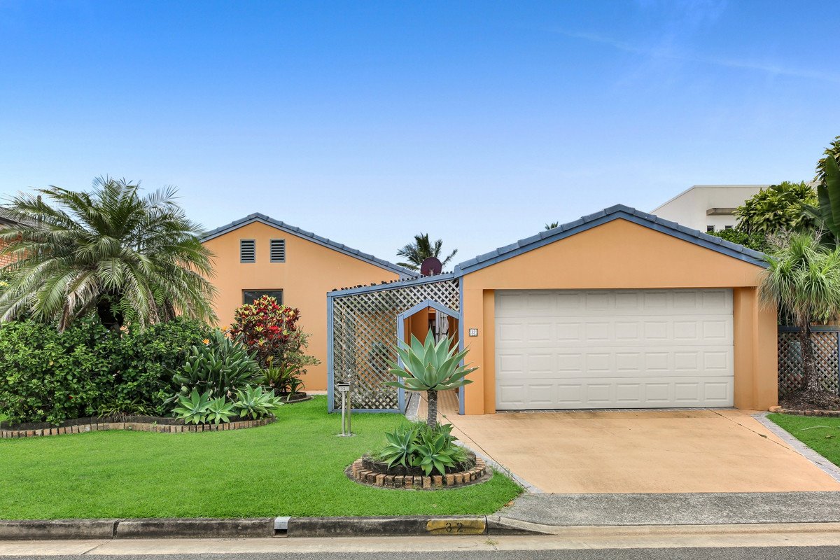 32 Weatherly Avenue MERMAID WATERS 31