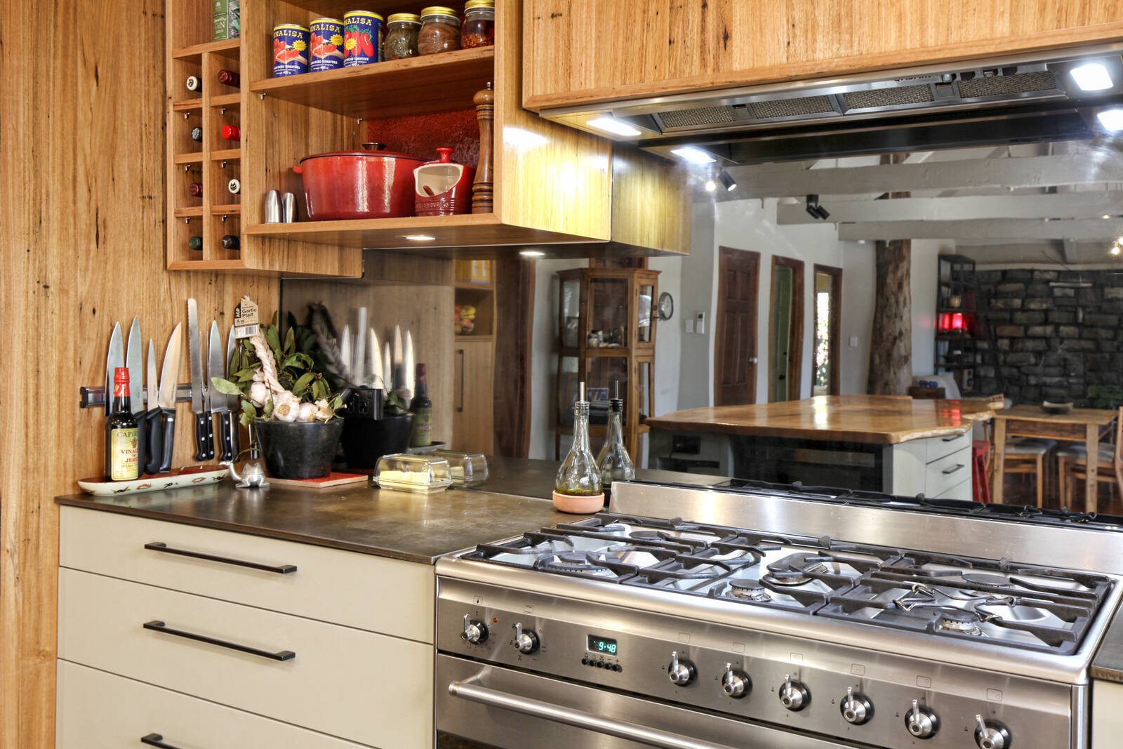 Real Estate and Property in 32 Woodlea Court, Woodend, VIC