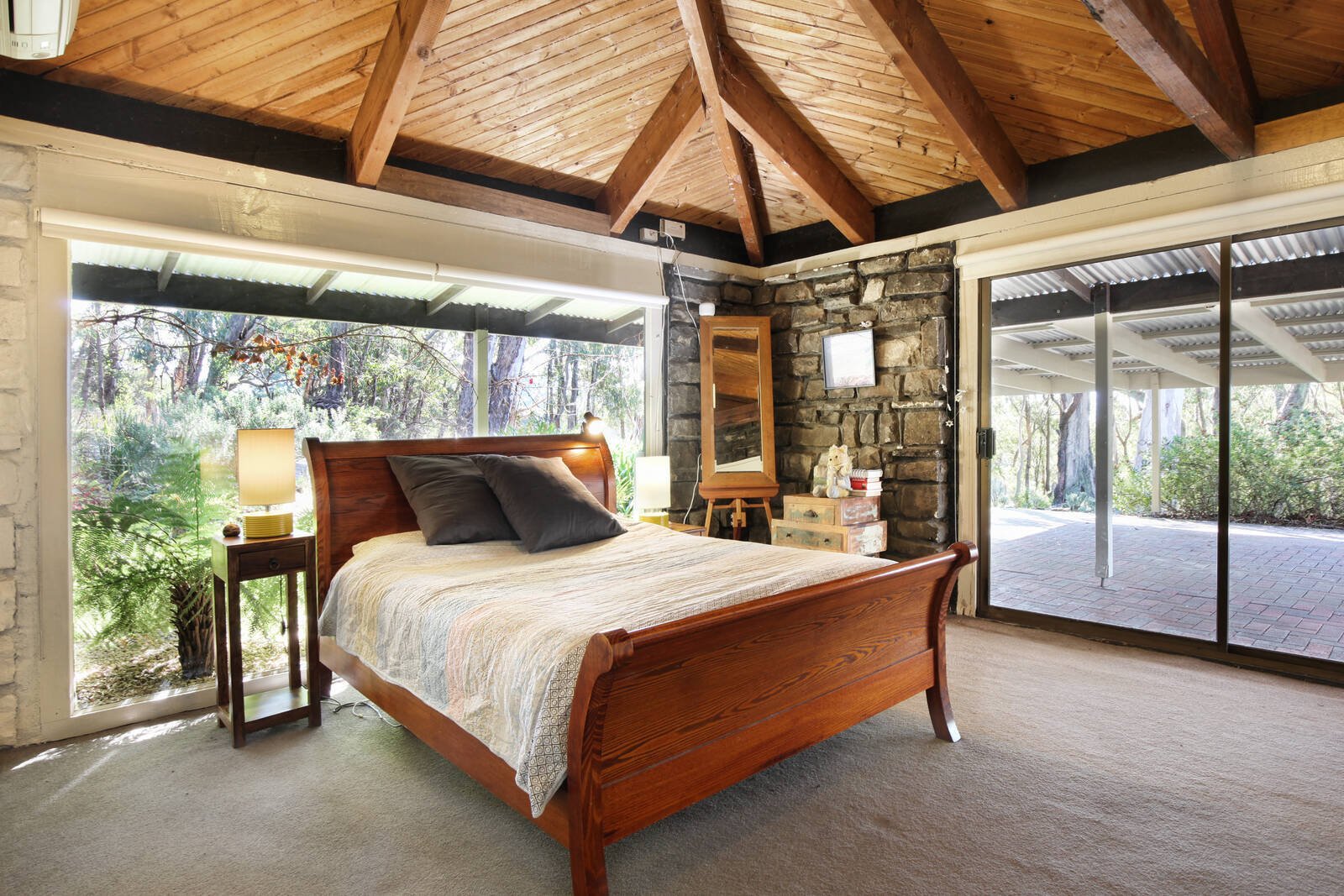 Real Estate and Property in 32 Woodlea Court, Woodend, VIC