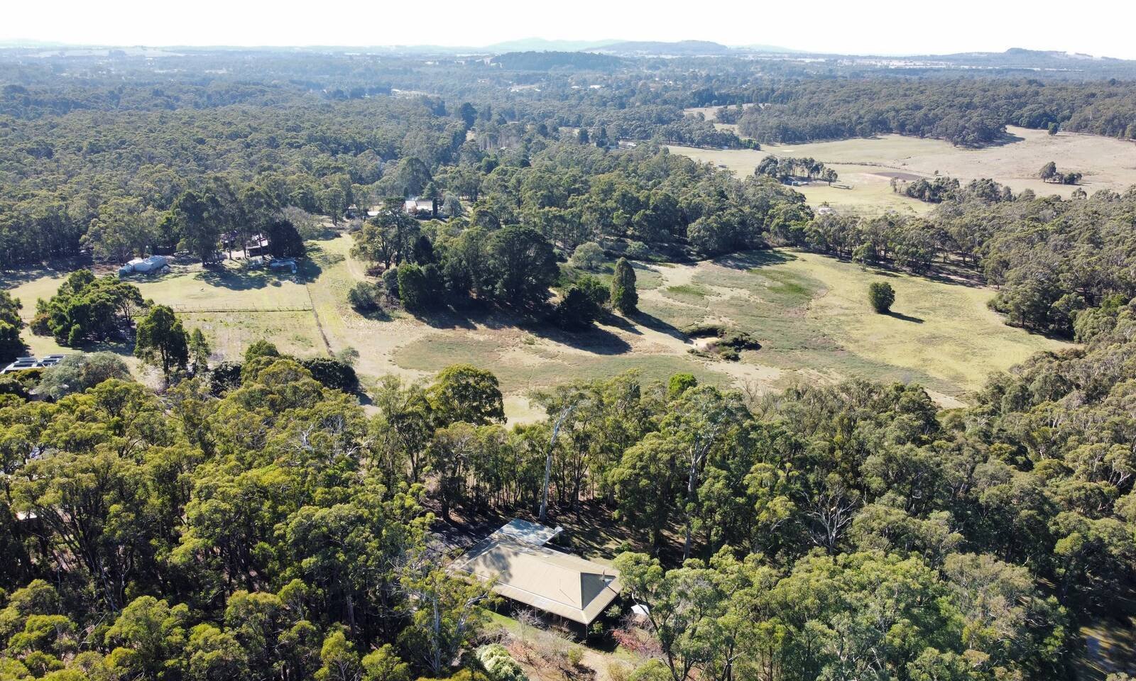 Real Estate and Property in 32 Woodlea Court, Woodend, VIC