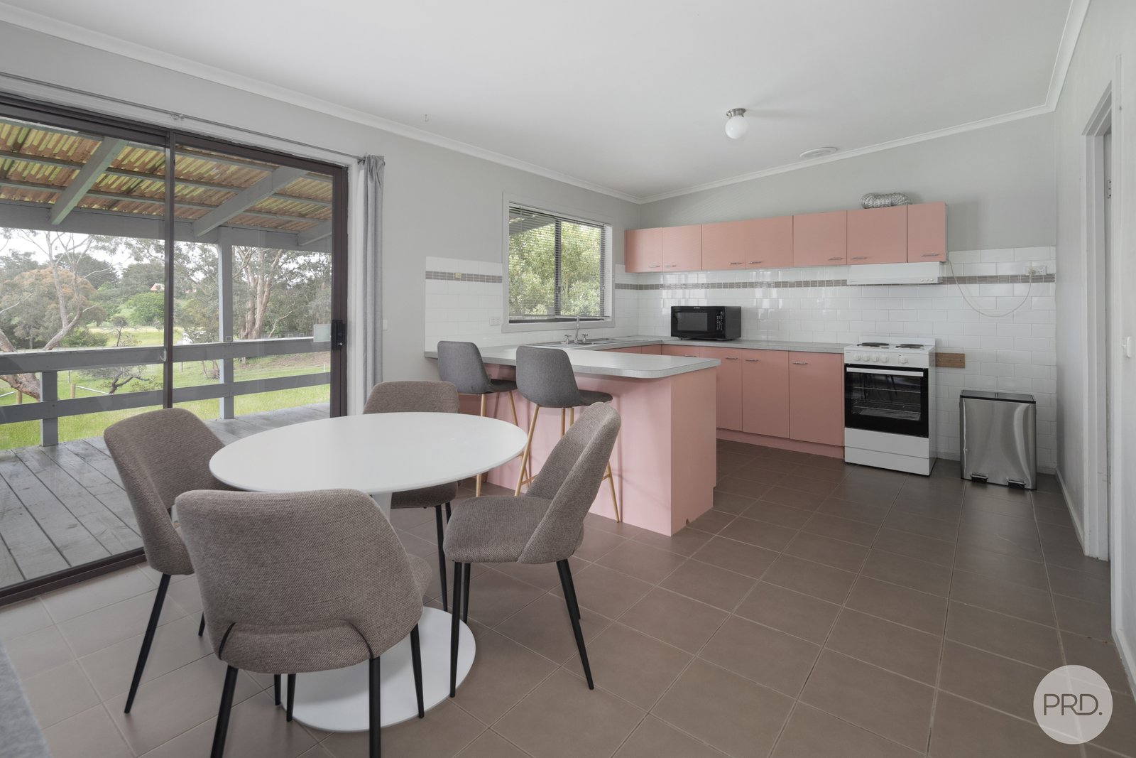 32 Young Street LINTON 3