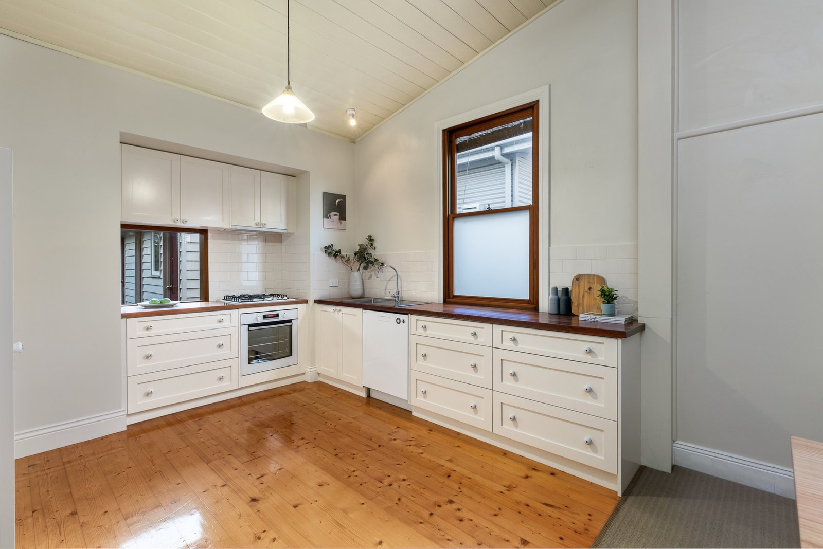 Gallery: 320 Ascot Street South