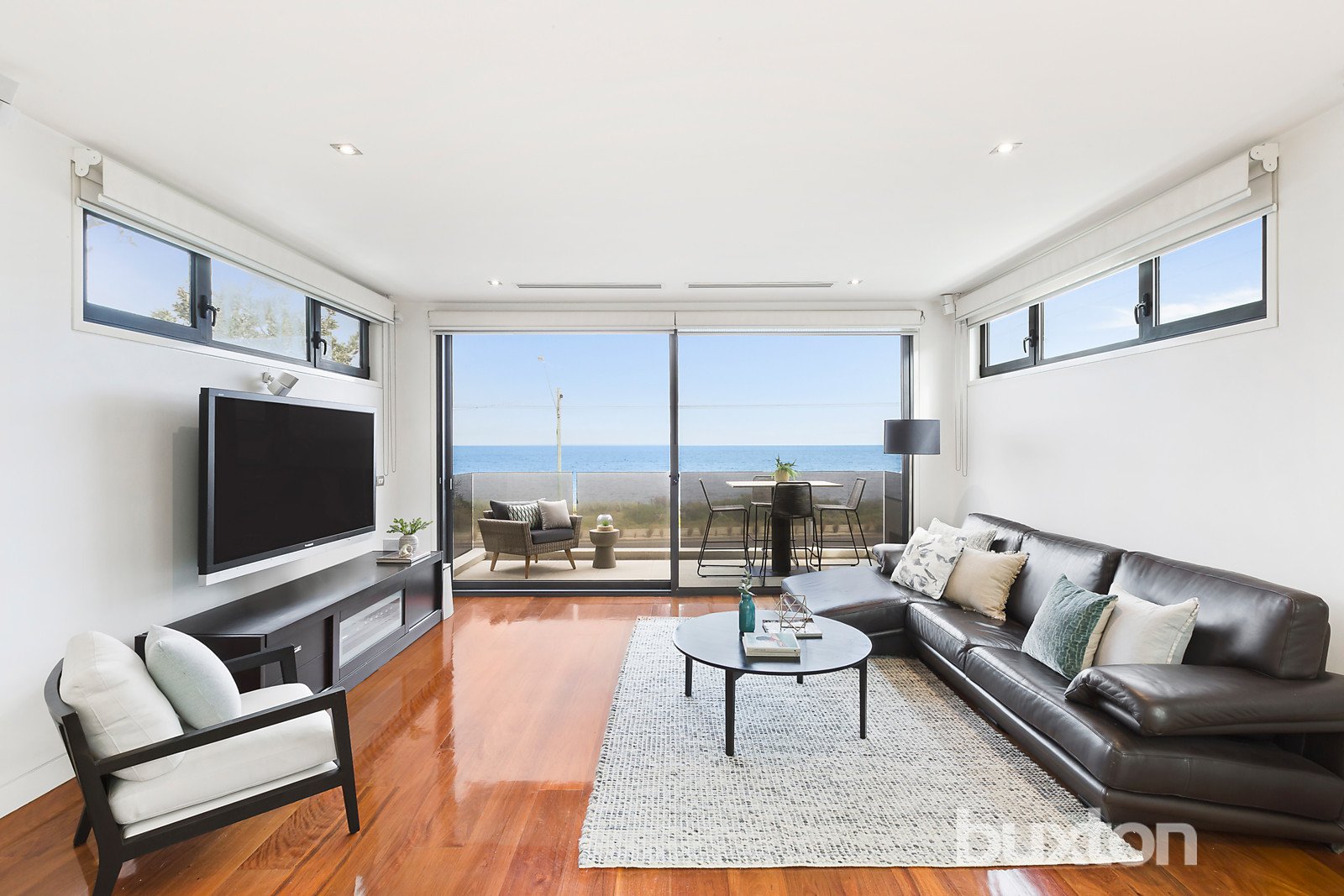 Gallery: 320 Beach Road